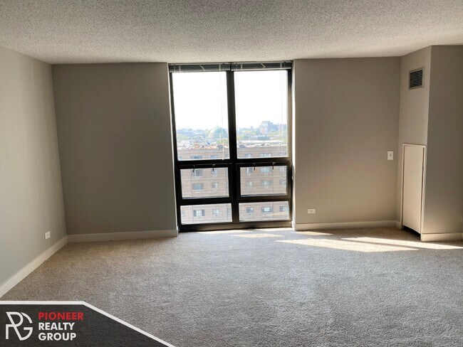 Foto del edificio - 2551 N Clark St