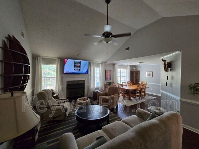 Building Photo - 4720 Waltons Cir