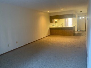 Building Photo - Now Leasing 2 Bedroom 1.5 Condo Located in...