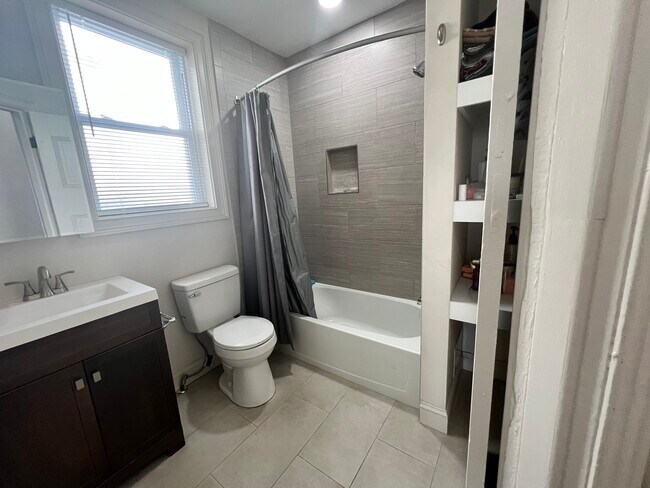 Foto del edificio - 1725 N 27th St