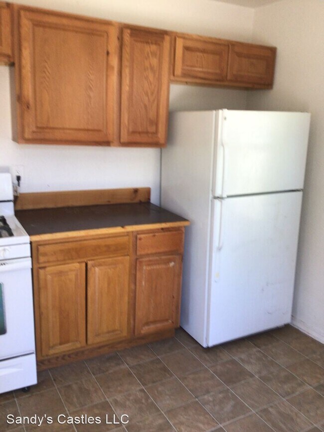 Foto del edificio - 2 br, 1 bath House - 476 Walnut Street