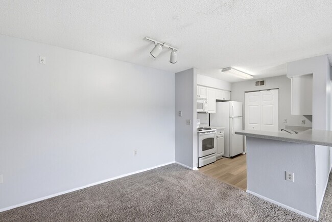 Building Photo - 1229 Bermuda Lakes Ln
