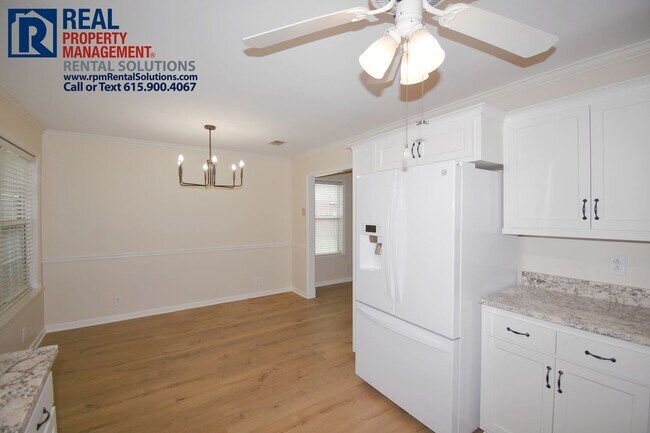 Building Photo - Great 3BD 3BA with washer/dryer & attached...
