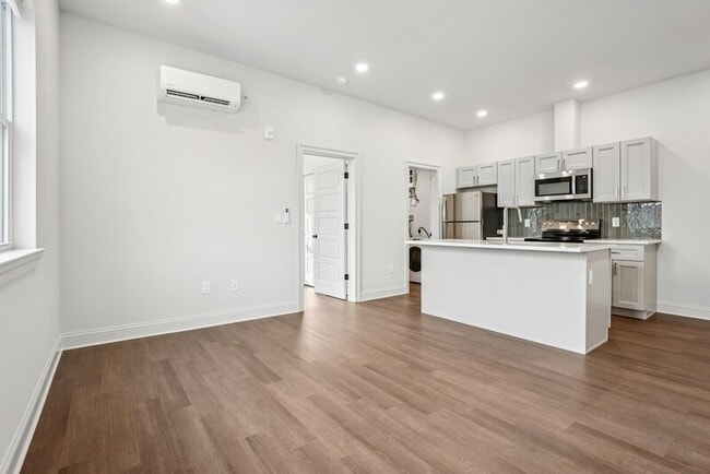 Foto del edificio - 472 Roxborough Ave