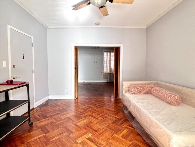 Foto del edificio - 44-03 25th Ave