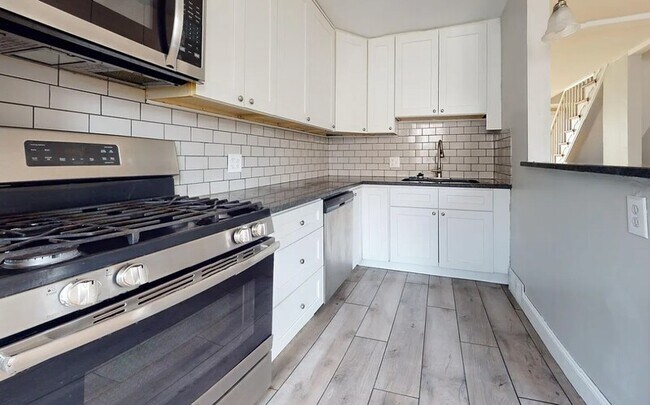 Foto del edificio - 1370 N 75th St