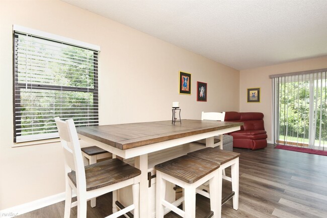 Foto del edificio - 3 br, 2.5 bath Townhome - 733 Laurel Bay C...