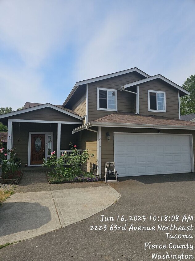 Foto principal - NETacoma - Large 3 bedroom 2.5 bathroom wi...