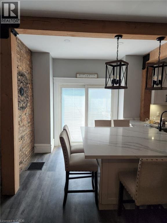 Building Photo - 16 Cedar Ave