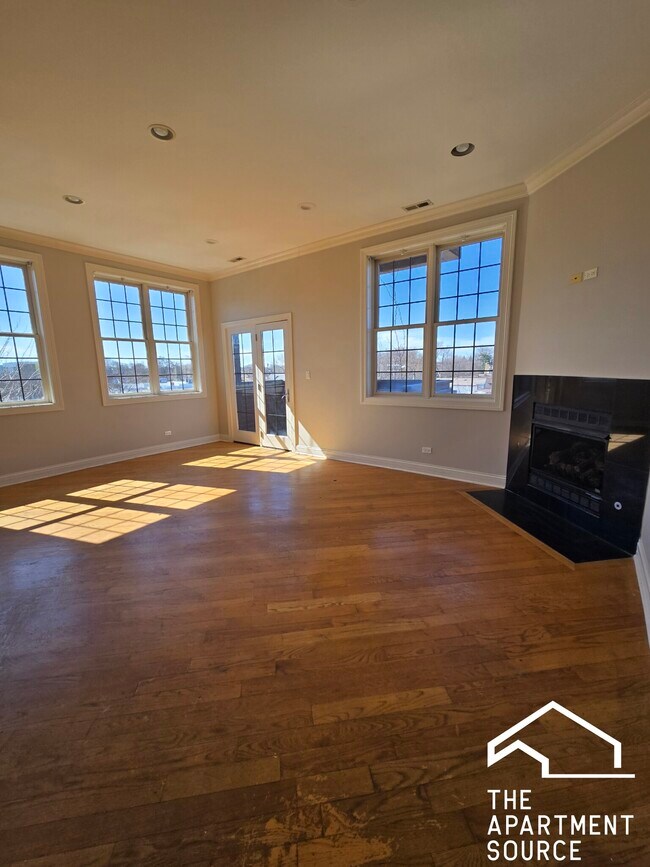 Foto del edificio - 2338 W Morse Ave