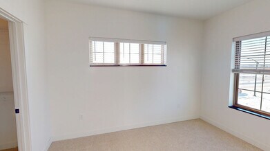 Building Photo - Autumn Townhomes