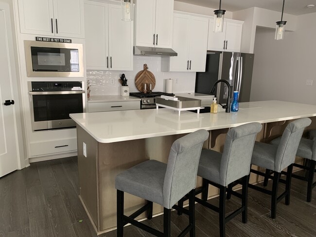 Building Photo - 2325 Hazel Wy