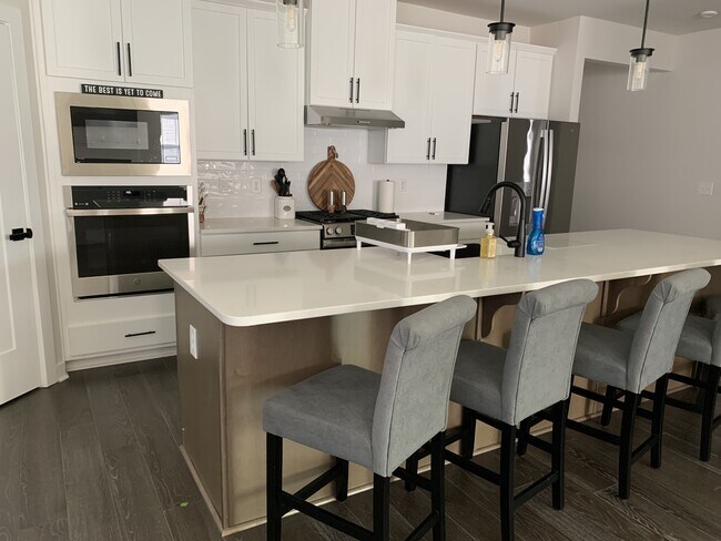 Foto del edificio - 2325 Hazel Wy