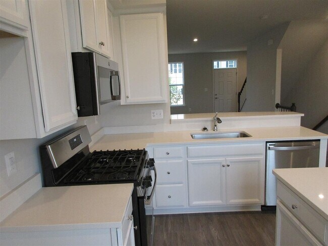 Building Photo - 2083 Elm Tree Ct