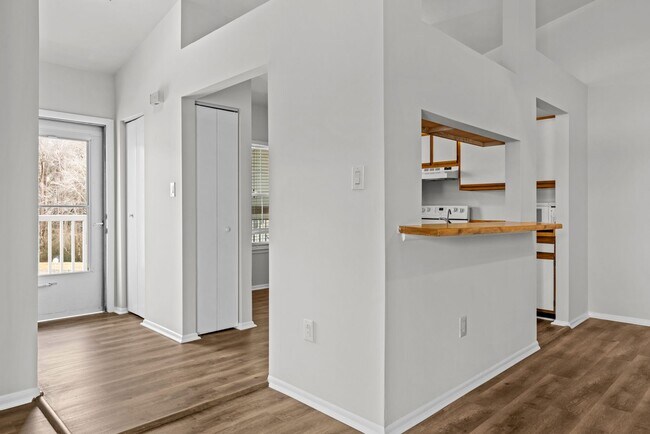 Foto del edificio - Beautiful condo in Great Neck Landing