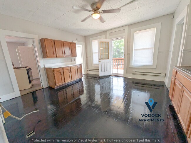 Building Photo - 212 Lyman St