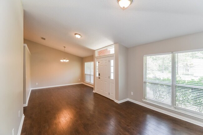 Foto del edificio - 2760 Cold Creek Blvd