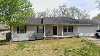 Building Photo - 16 Longleat Ln