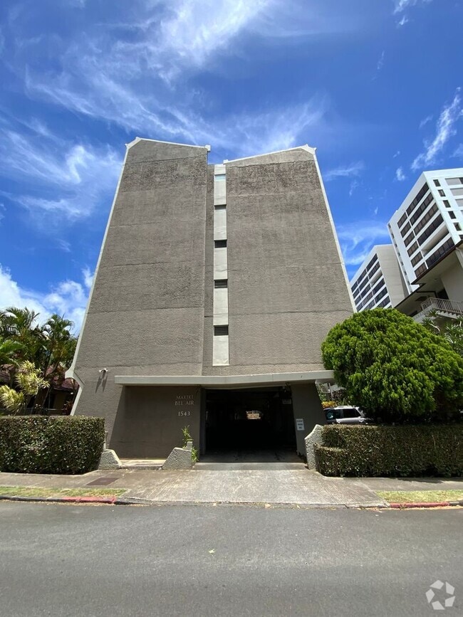 Building Photo - 1543 Makiki St
