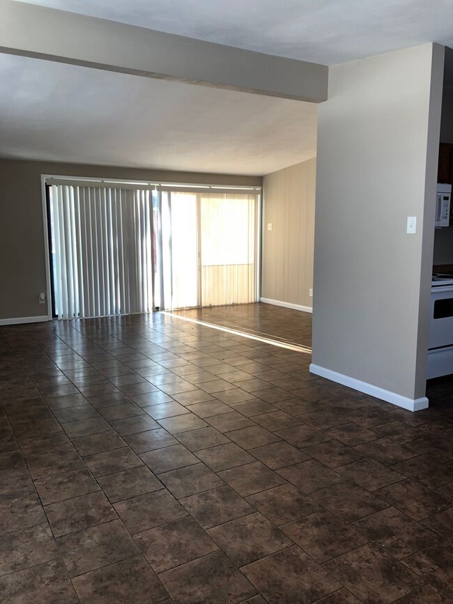 Building Photo - Coming soon! Bright and Spacious 4 Bedroom...