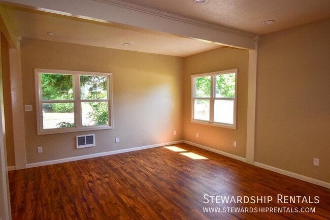 Photo - 754 W 12th Ave Apartment