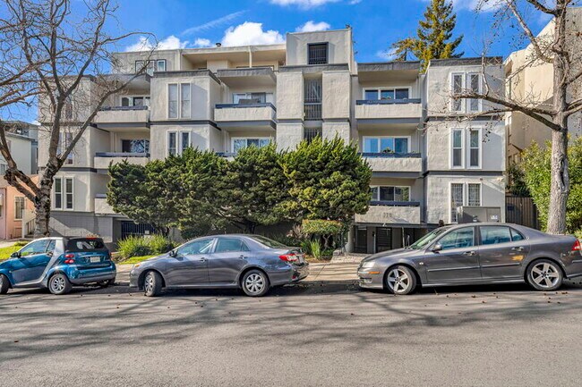 Foto del edificio - 375 Jayne Ave