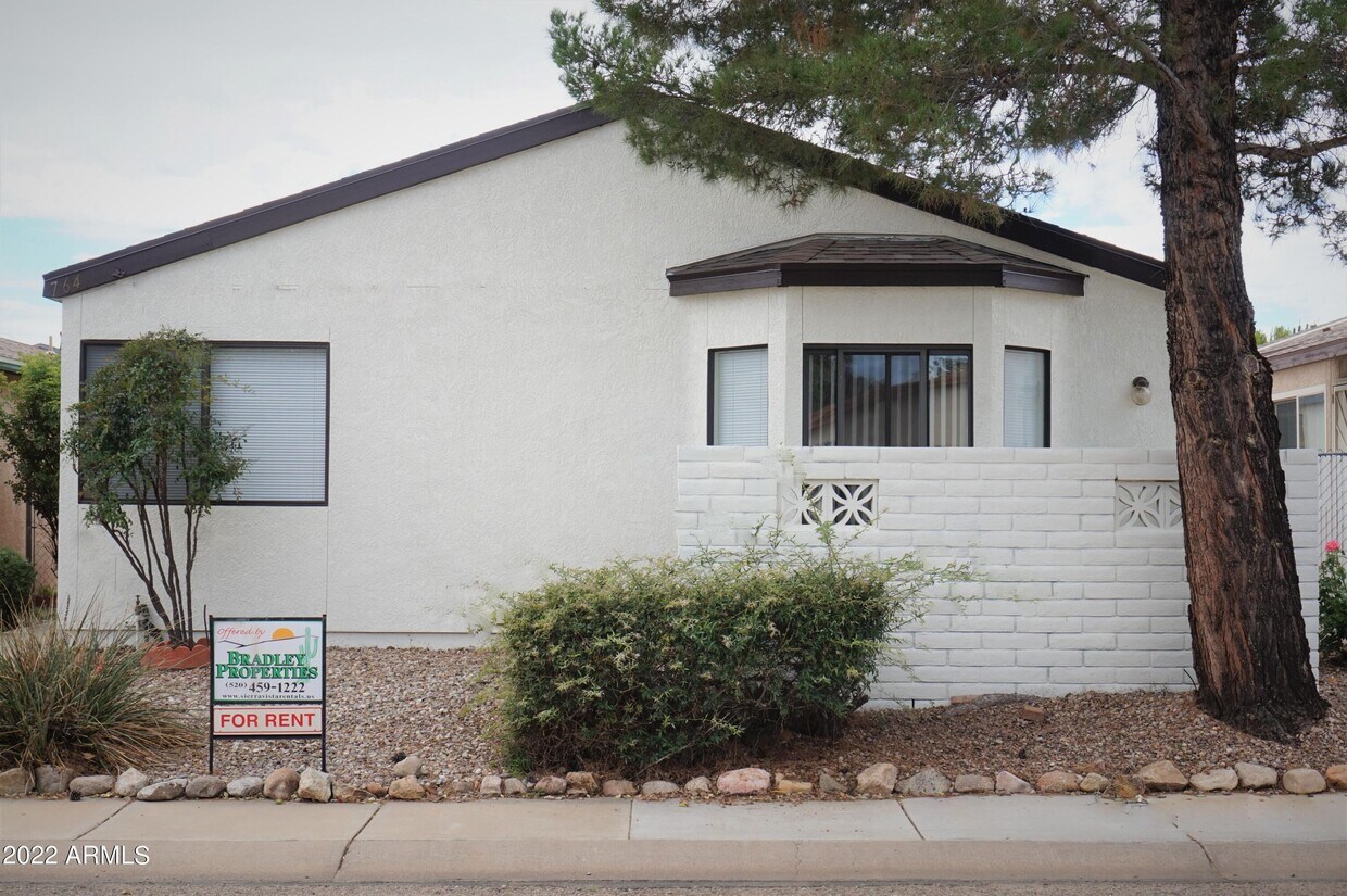 Primary Photo - 764 S Sunset Vista Dr