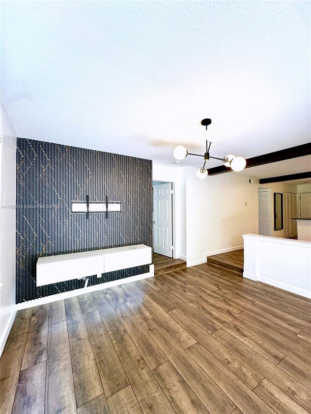 Foto principal - 1725 Palm Cove Blvd