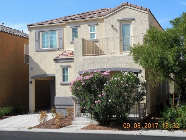 Building Photo - Charming 3Bed/4Bath, 2-Story Home in this ...