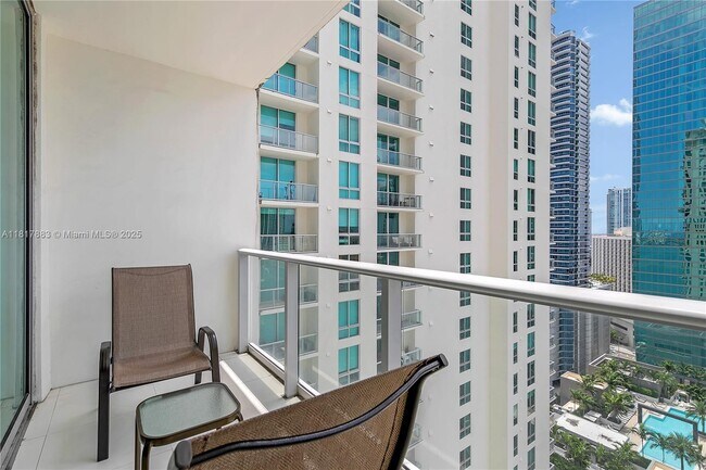 Building Photo - 300 S Biscayne Blvd