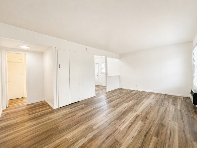 Foto del edificio - 118 W 3rd St