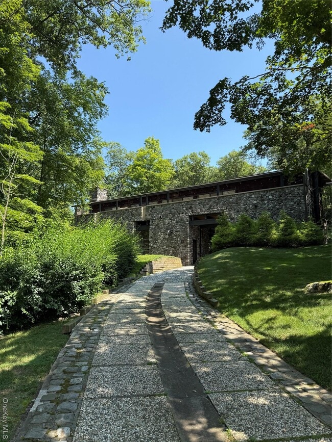 Building Photo - 53 Woods Rd