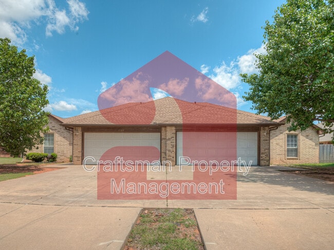 Photo - 2709 Silvertree Dr House