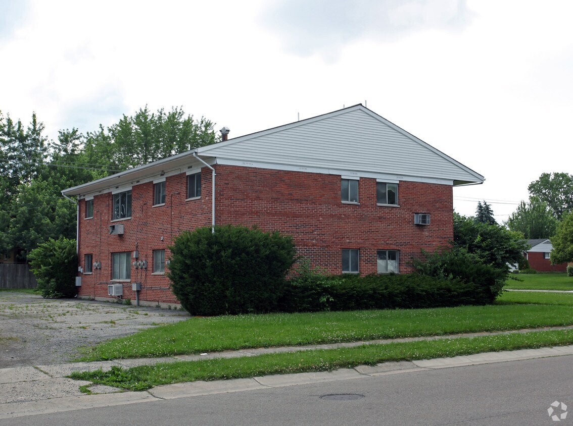 Building Photo - 848 Pool Ave