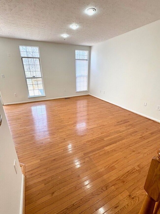 Foto del edificio - Upscale 3 bedroom Townhouse in Bowie