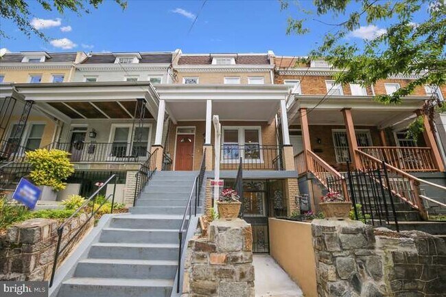 Building Photo - 812 Decatur St NW