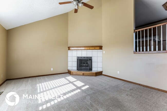 Building Photo - 2300 Valley View W