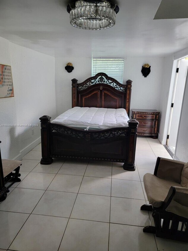 Foto principal - 1268 NW 42nd St
