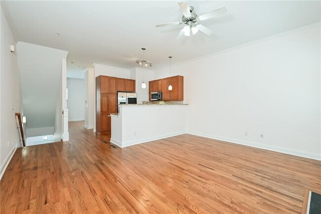Foto del edificio - 1915 Sterling Oaks Cir NE