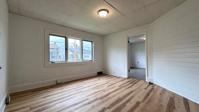 Building Photo - 205 University St