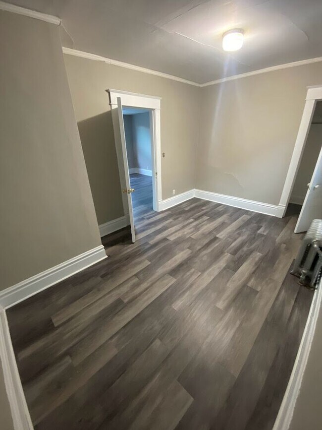 Foto del edificio - 3700-3706 E Pulaski Ave