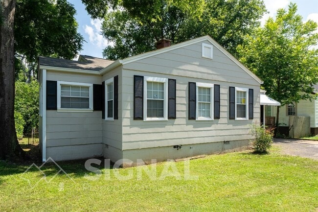 Building Photo - 312 Woodward Rd