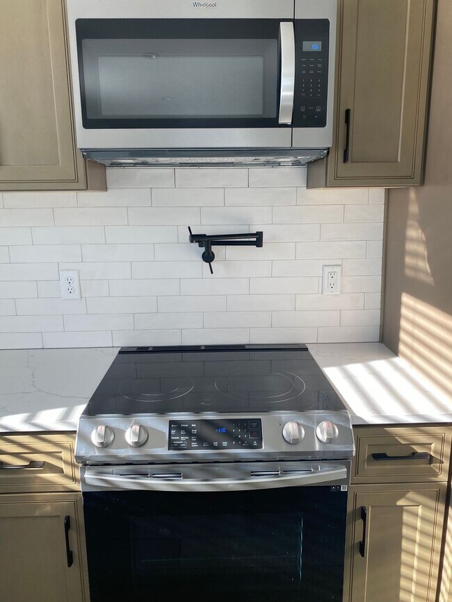 Foto del edificio - Beautiful New Construction Condo in Moses Pointe, Pets Welcome!