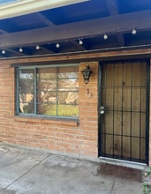 Building Photo - 2541 E Elm St