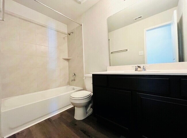 Foto del edificio - 4818 Blue Jacaranda Wy