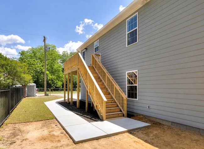 Building Photo - 508 Church St