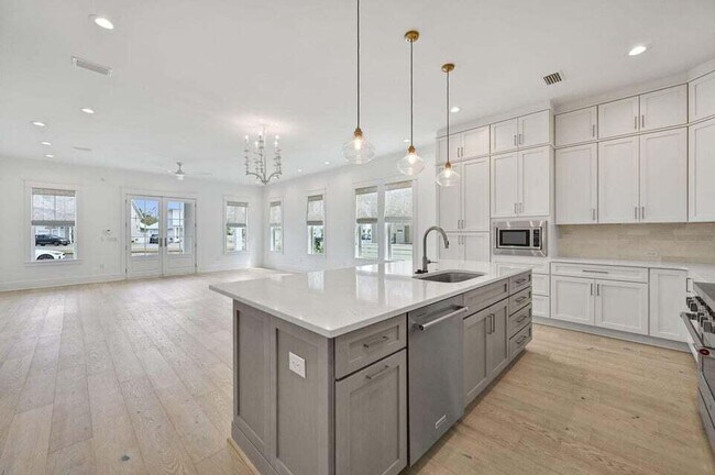 Foto del edificio - 236 White Cottage Rd