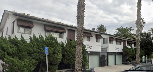 Building Photo - 902 Cedar Ave