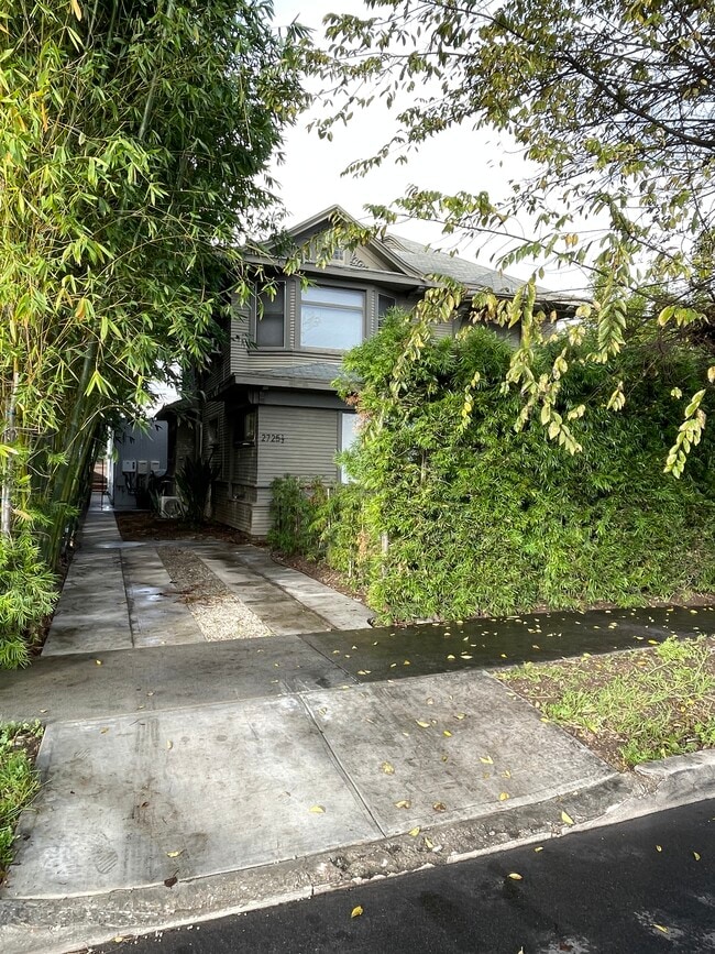 Building Photo - 2725 Dalton Ave