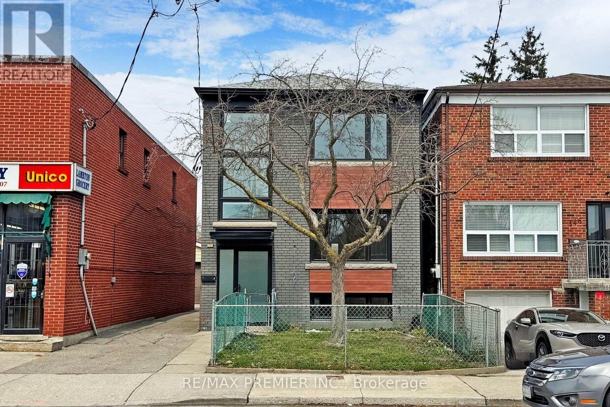 Primary Photo - 148 Lambton Ave